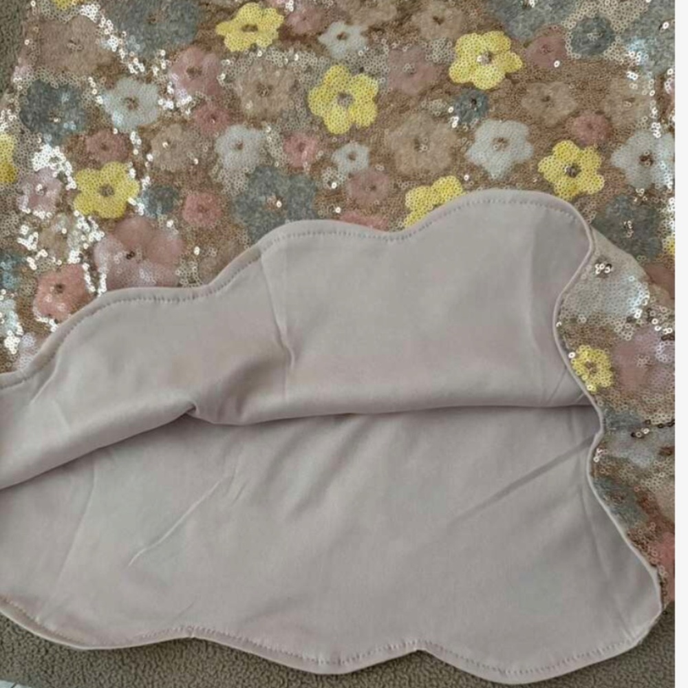 Sequined Mini Skirt Scallop Hem Floral Pattern Pastel Colors - Picture 12 of 12